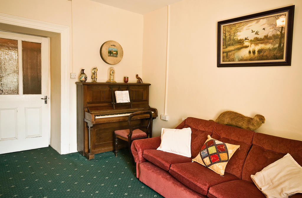 Castlehouse B&B Ренвейл Екстериор снимка