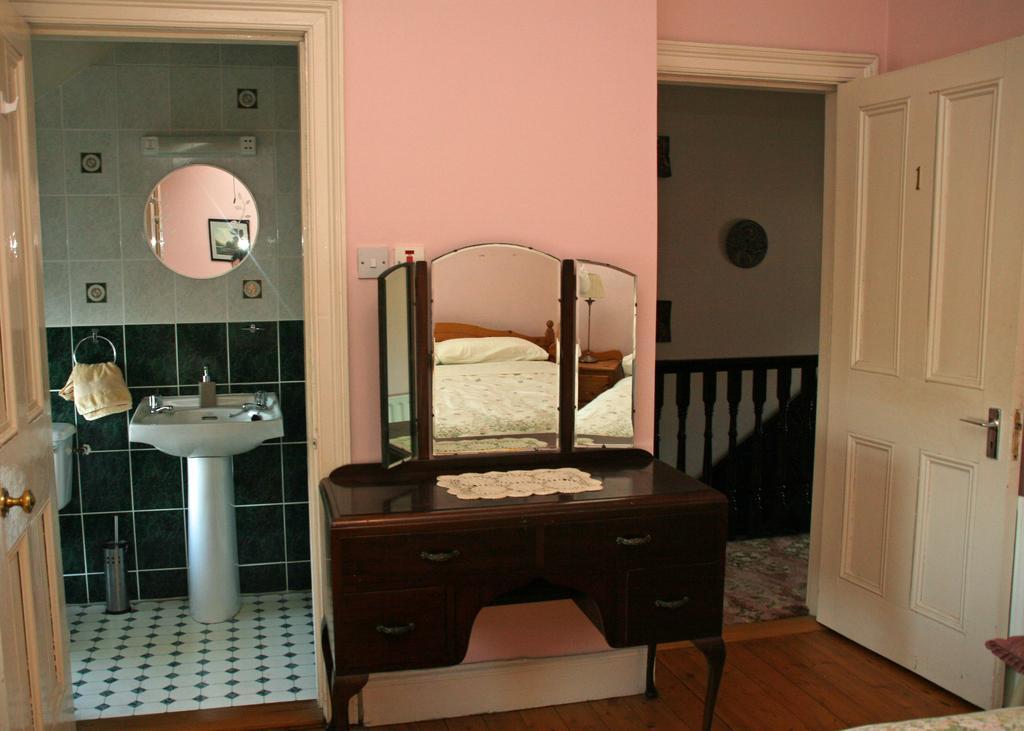 Castlehouse B&B Ренвейл Стая снимка