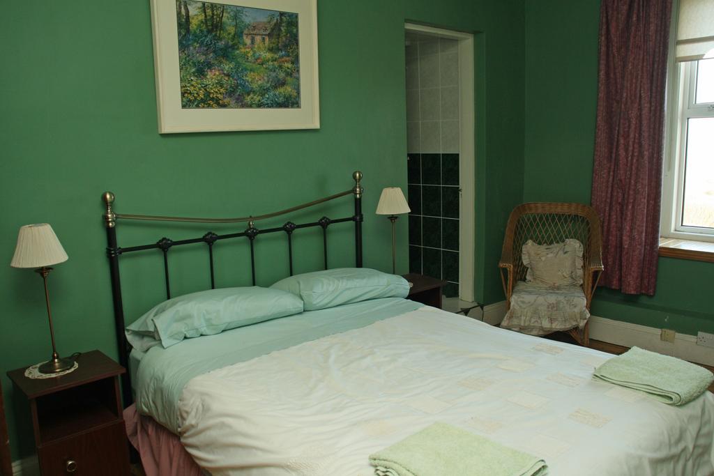 Castlehouse B&B Ренвейл Екстериор снимка